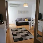 Dora Bibinje, 30 M From The Sea Διαμέρισμα *