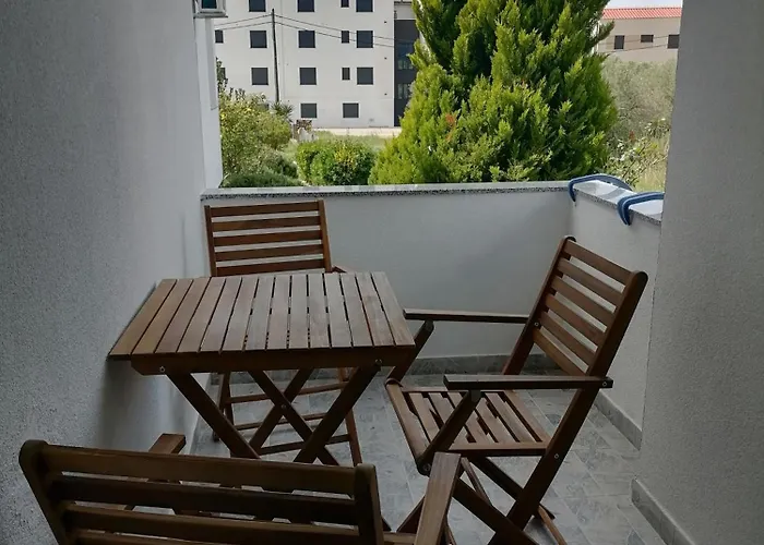 Dora Bibinje, 30 M From The Sea