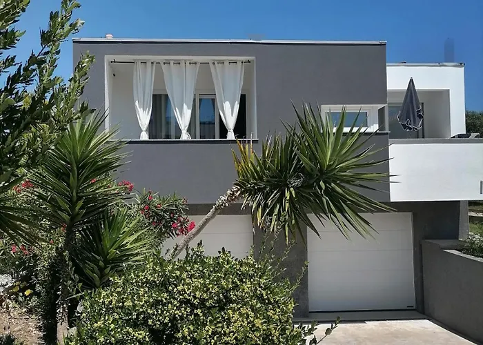 Dora Bibinje, 30 M From The Sea Bibinje