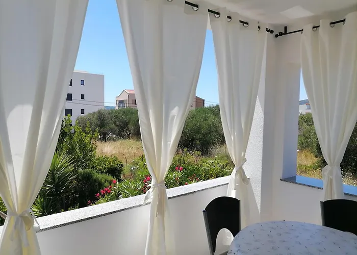 Dora Bibinje, 30 M From The Sea * Bibinje