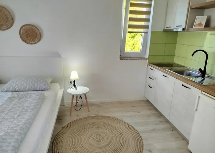 Dora Bibinje, 30 M From The Sea Bibinje