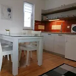 شقة Dora Bibinje, 30 M From The Sea *