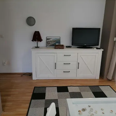 Dora Bibinje, 30 M From The Sea Apartment