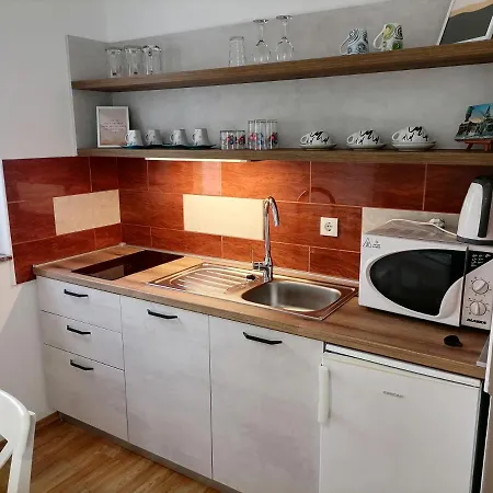 Dora Bibinje, 30 M From The Sea