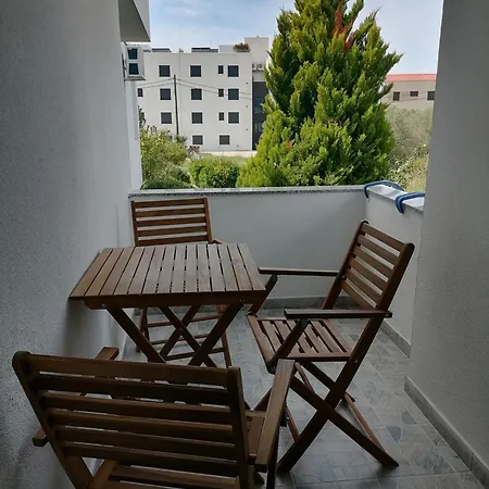 Dora Bibinje, 30 M From The Sea