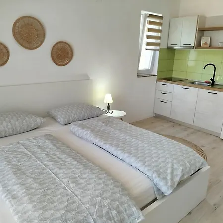 Dora Bibinje, 30 M From The Sea * Bibinje