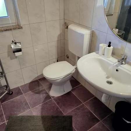 Dora Bibinje, 30 M From The Sea