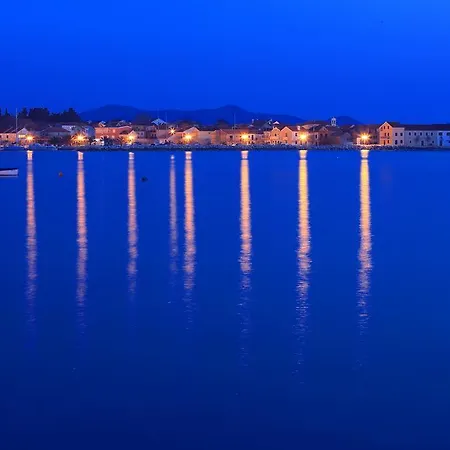 Dora Bibinje, 30 M From The Sea Apartment