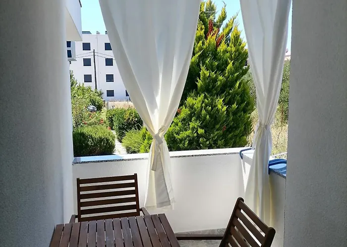Dora Bibinje, 30 M From The Sea