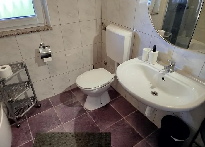 Dora Bibinje, 30 M From The Sea