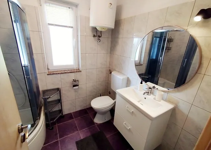 Dora Bibinje, 30 M From The Sea Apartman Bibinje